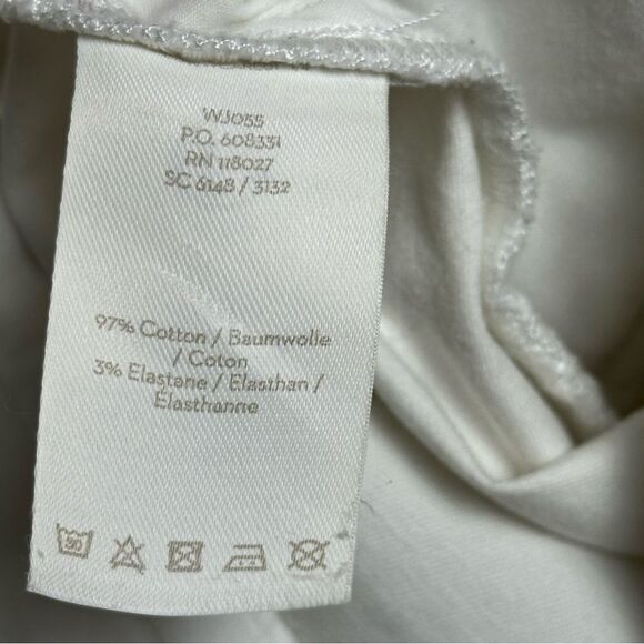 Boden Chino white Shorts - Size 6 - Inseam 5.5” - EUC - Picture 4 of 5